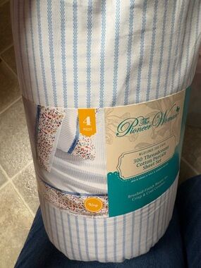 The Pioneer Woman Blue and White Pinstripe Sheet Set